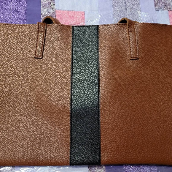 Vince Camuto Handbags - Vince Camuto Luck Tote